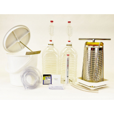 4.5 Litre Fruit Press with starter kit items